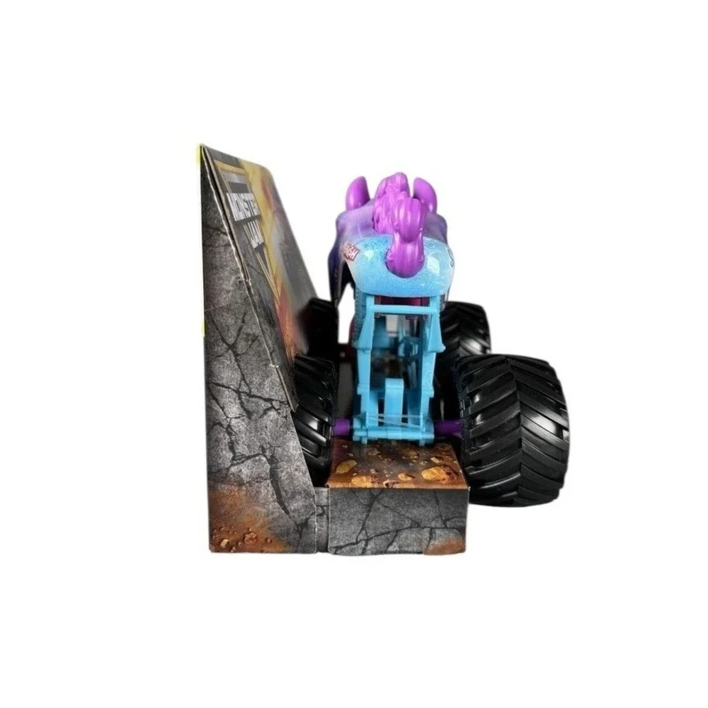 Monster Jam Sparkle Smash Unicorn Monster Truck Toy 1:64 Scale‎